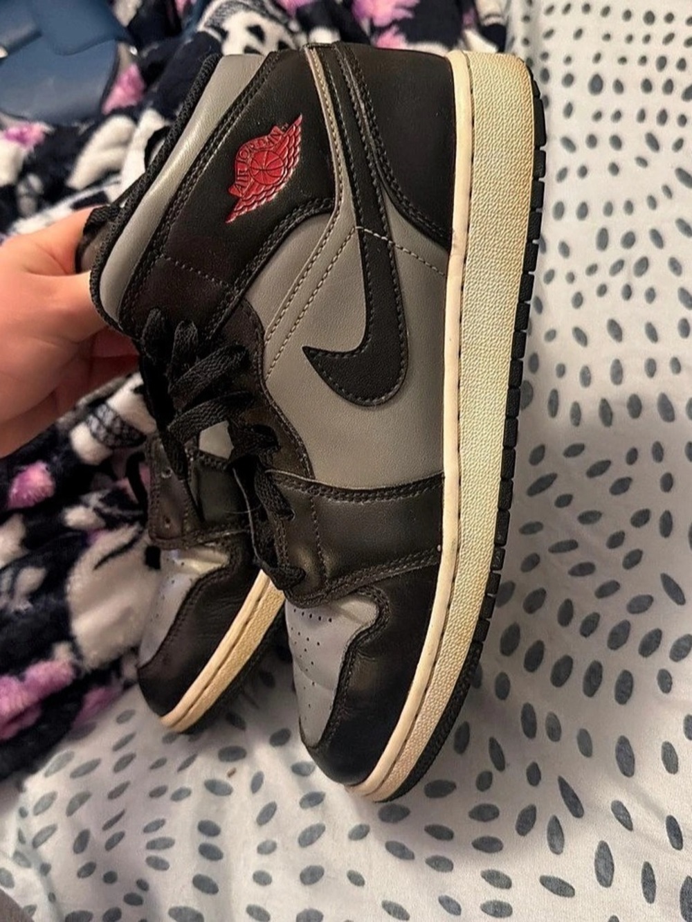 Jordan Air Jordan 1 Mid GS 'Shadow Red' Sneakers US 7Y Black & Gray